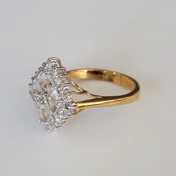 Womens Gold Tone White Rhinestones Diamond Shape Cluster Fashion Ring Size 8 - Picture 3 of 6